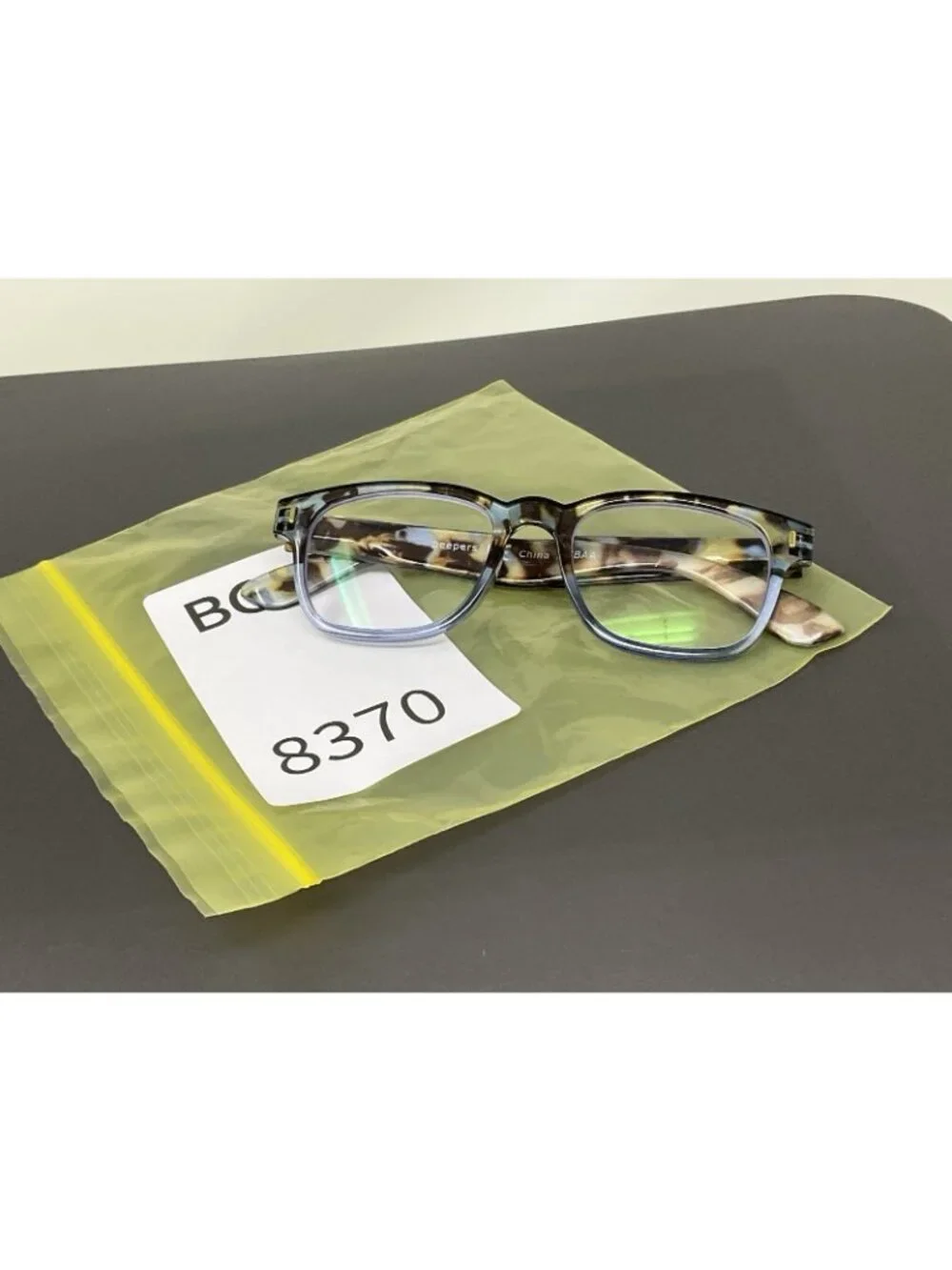 Peepers frame very